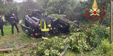 Auto fuori strada Fenegrò