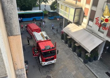 Incendio Como via Fontana
