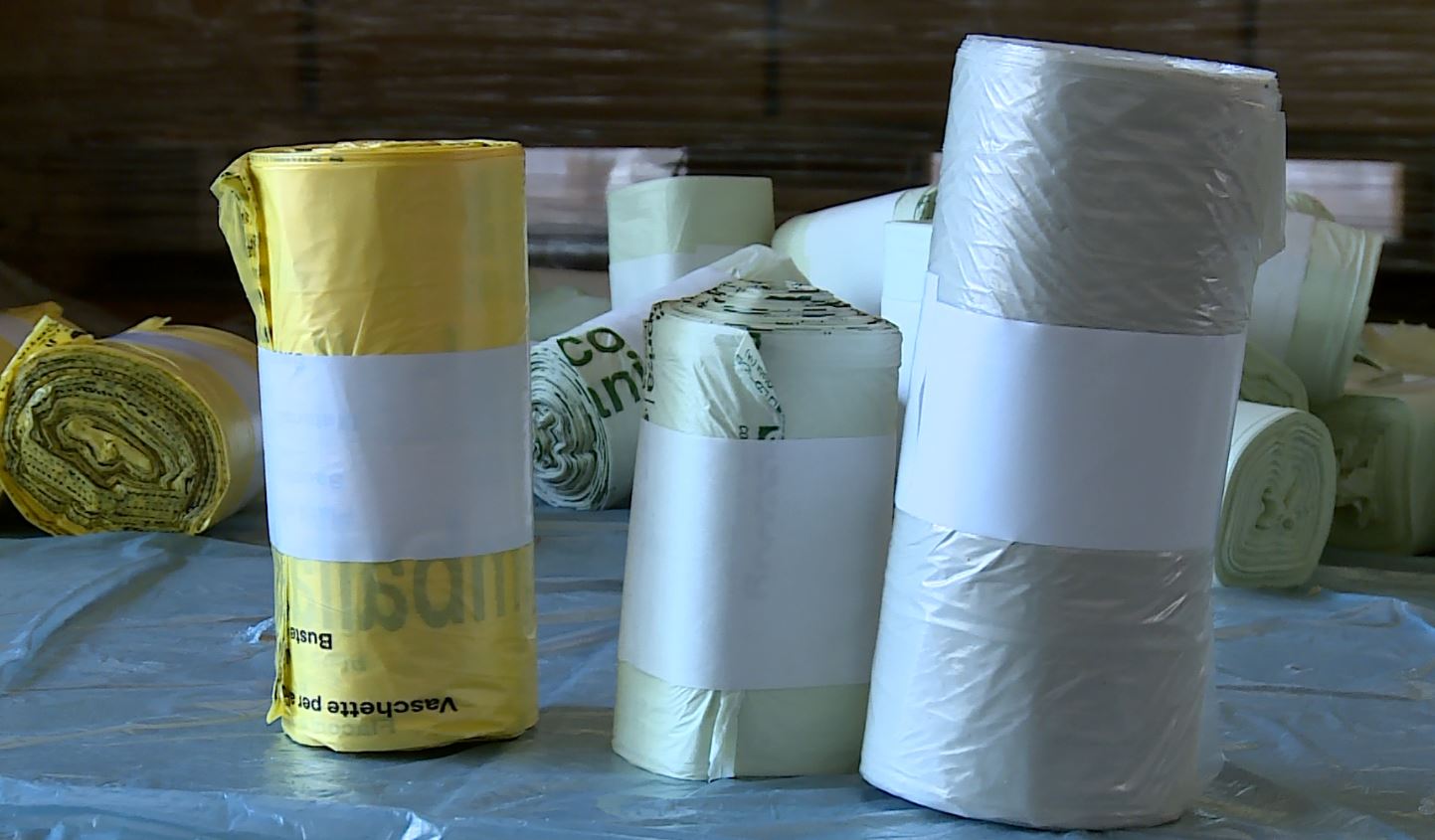 Raccolta differenziata, fino al 28 giugno a Como il ritiro della fornitura annuale dei sacchi