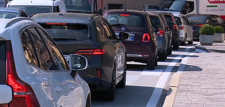 Statale Regina e Lariana, Castelli: “Un ponte da delirio, code di oltre due ore”