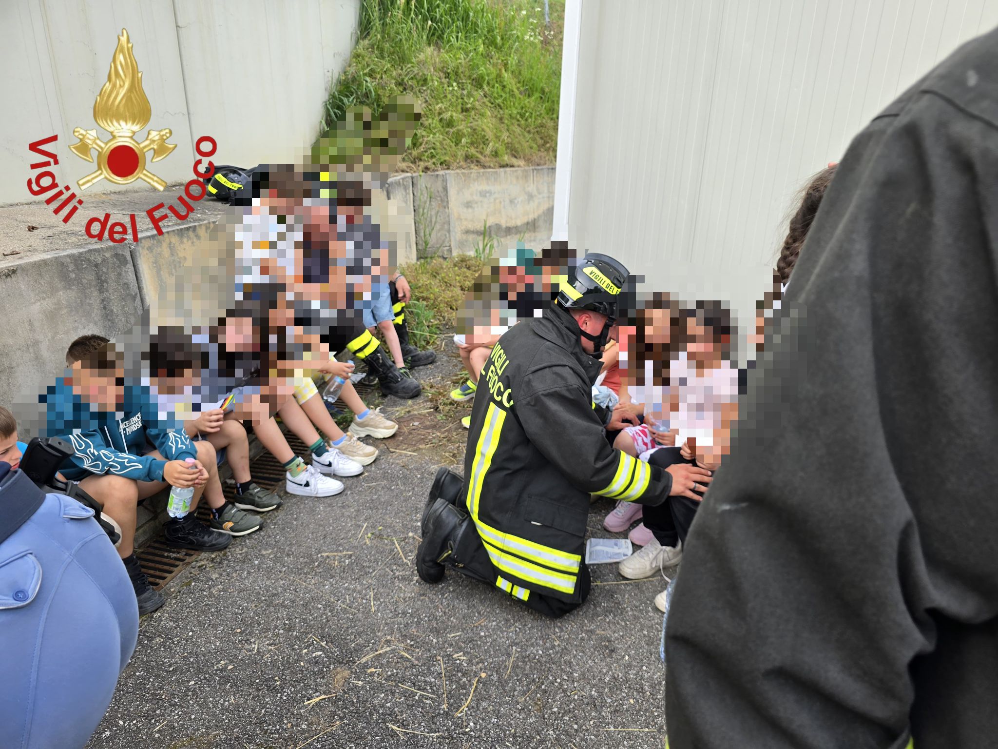 Lomazzo, incidente tra il bus di una scolaresca e un mezzo pesante sulla Pedemontana. Morta una maestra