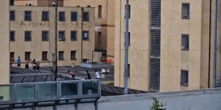 Presunte sevizie da parte altri detenuti. Vicenda generò rivolta