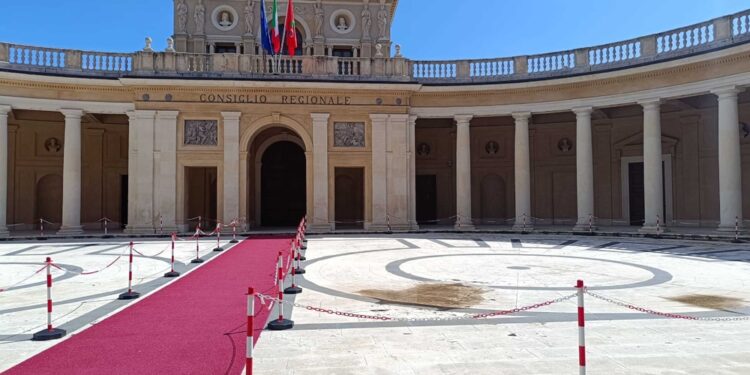 Centrodestra boccia la Pdl
