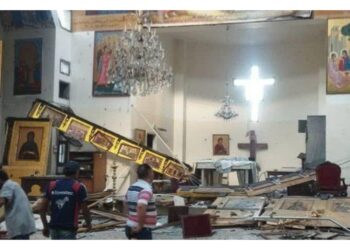 Kamikaze in chiesa