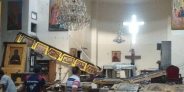 Kamikaze in chiesa