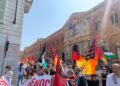 Per le strade del centro circa un migliaio di manifestanti