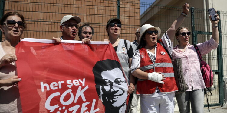 Imamoglu: 'Non potete cancellarmi dal cuore della nazione'