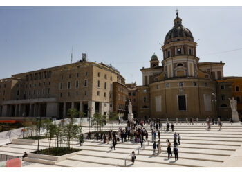 Ricuce S.Carlo al Corso a Ara Pacis