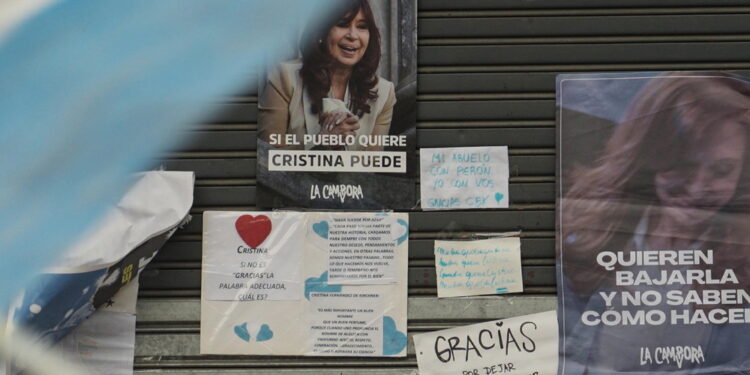 Proteste per la condanna 'politica'