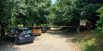 Per istigazione al suicidio. 'Atto dovuto per l'autopsia'