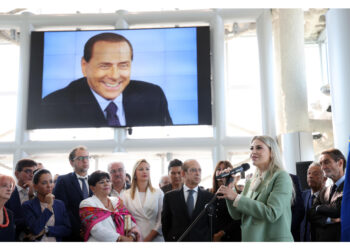 Ad Arcore cerimonia a due anni dalla morte di Silvio Berlusconi