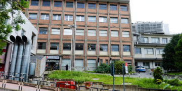 E' stato trasportato in elisoccorso all'ospedale Cto di Torino