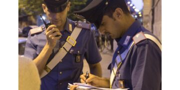 Migliaia di domande false. Clonati timbri di Comuni e aziende