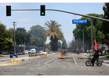 Consigliere Casa Bianca: 'Proteste sono insurrezione contro Usa'