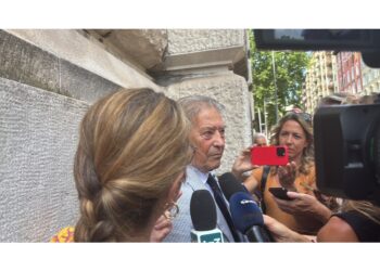 'Una sola persona non fa quel lavoro. Copre qualcuno? Probabile'