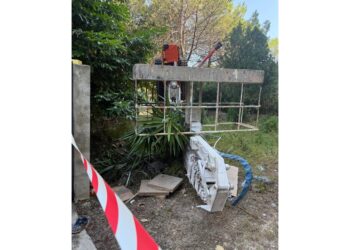 Zona transennata dai Vigili del Fuoco