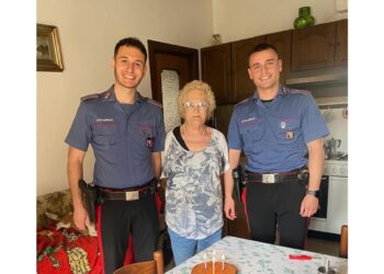 L'anziana ha ricevuto la visita nel giorno della festa dell'Arma