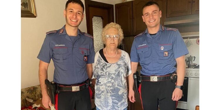L'anziana ha ricevuto la visita nel giorno della festa dell'Arma