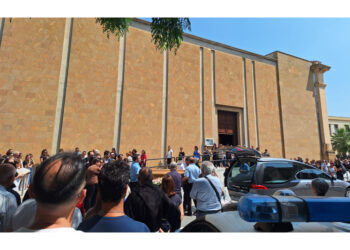 Sacerdote: 'Scusa per non averti capita'. Figlie: 'Ci mancherai'