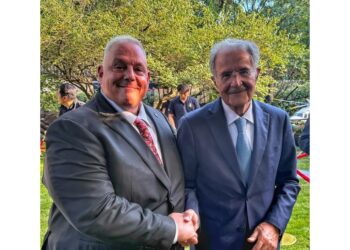 Fuoco amico simpatizzanti e consiglieri su Vivarelli Colonna