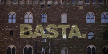 Anche su facciata Museo del Novecento