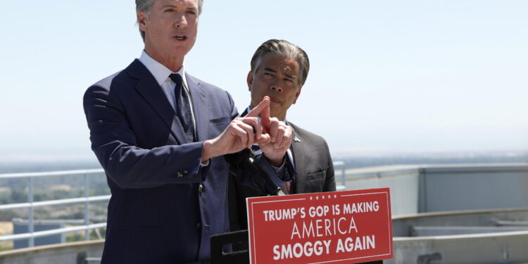 Trump sta organizzando una retata militare in tutta Los Angeles