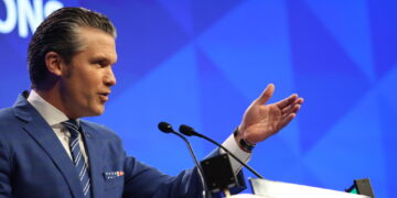 'Ogni Paese della Nato deve contribuire con il 5% per la difesa'
