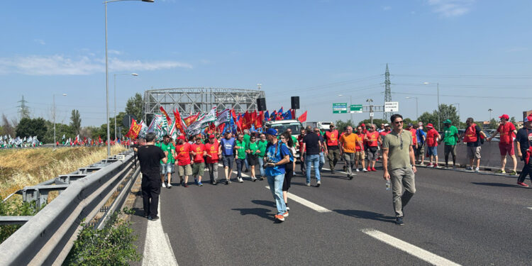 La Questura: "L'ingresso non era concordato"