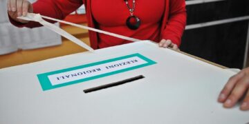 In 51 avrebbero ottenuto soldi per elezioni comunali e regionali