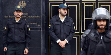 Polizia: 'Sequestrati 200 kg di esplosivo e 23 droni a Teheran'