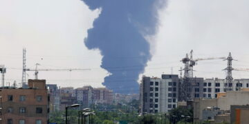 Bombardato l'aeroporto nel nord-est a 2.300 km di distanza