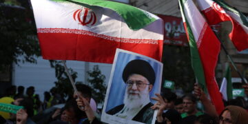 'La nazione iraniana continui a comportarsi con forza'