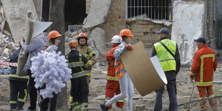 Le autorità parlano di un 'attacco combinato su larga scala'