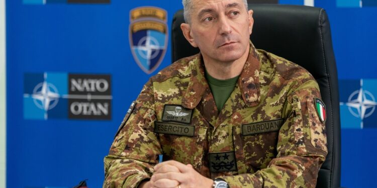 Il generale è il comandante della Kosovo Force da ottobre 2024