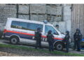 Studente armato apre il fuoco