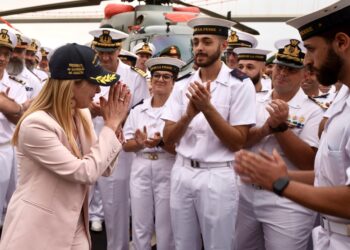 Portate in alto il Tricolore con onore e professionalità