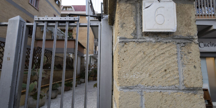 In altro caso la denuncia di una donna 'grappa come anestetico'