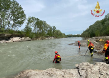 I vigili del fuoco hanno recuperato il corpo della vittima
