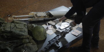 Dopo l'attacco con droni contro gli aeroporti militari