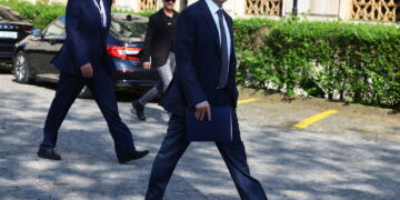 'Se genitori si presentano li porteremo indietro'