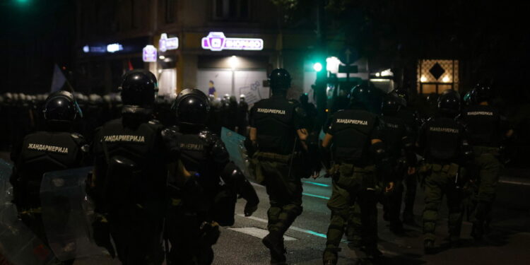Gli arresti sono stati 77. Polemiche sul numero dei manifestanti