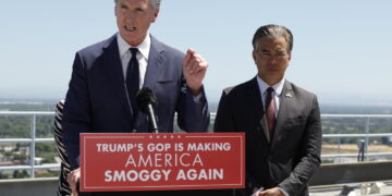 Il governatore della California contro la decisione di Trump