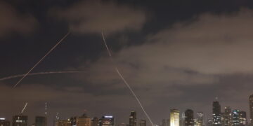 L'esercito israeliano ha invitato cittadini ad andare nei rifugi
