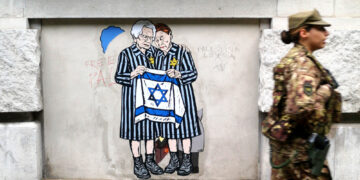 E' al memoriale della Shoah sui resti di un'opera 'vandalizzata'