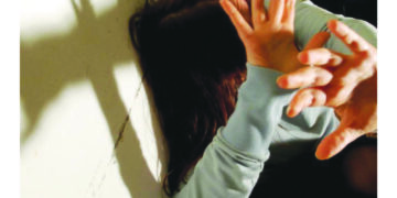 Maltrattata perchè viveva all'occidentale