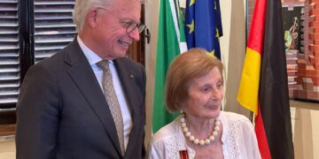 A Civitella l'ambasciatore Lucas dà riconoscimento a Ida Balò