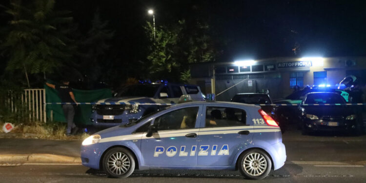 La Polizia al lavoro per identificarla