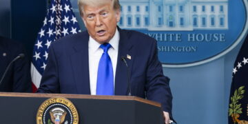 Il presidente Usa in conferenza stampa: 'Vuole incontrarci'