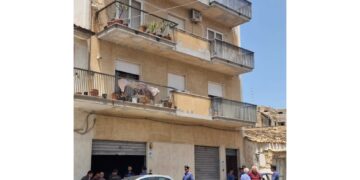 Trovati in una abitazione in via Quattro Aprile