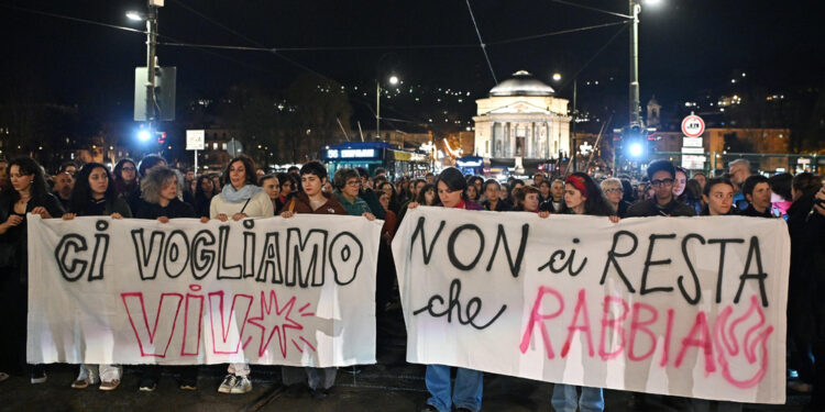 Il trend nella nuova voce Violenza di genere della Treccani